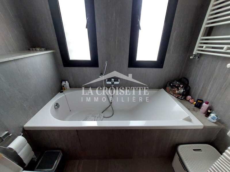 Villa S+3 avec piscine à La Soukra